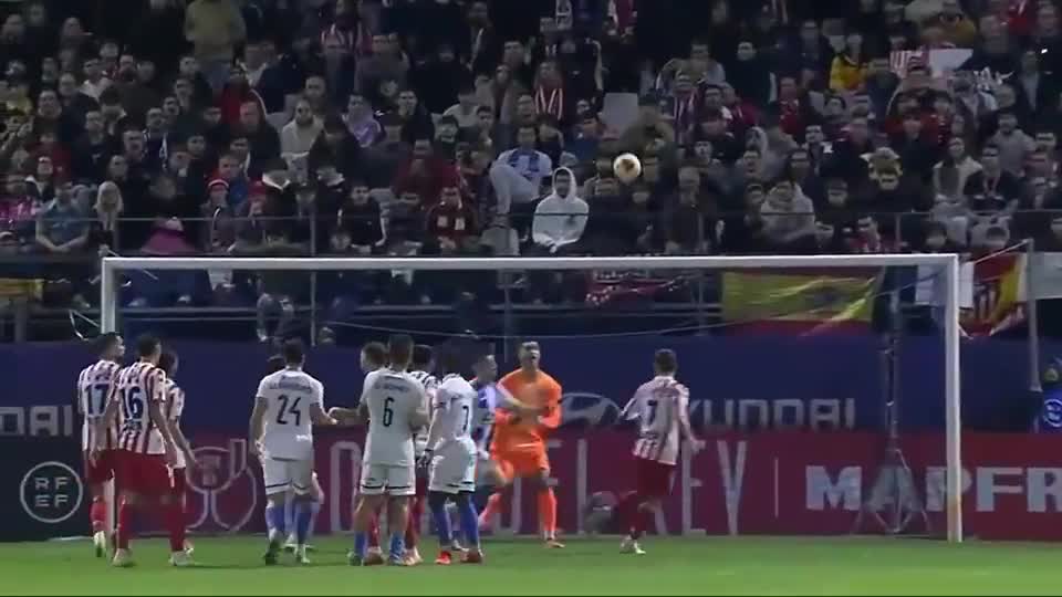 格外耀眼，百度地图APP搜“泰州”会出现“泰州总冠军”字样