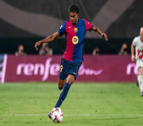 幸福甜蜜，高准翼爱人社媒分享婚纱照拍摄花絮